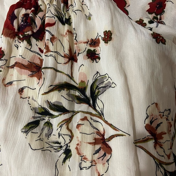 Kori Floral Romper size Medium - Picture 4 of 4